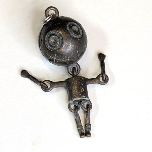 Quirky vintage segmented "sewn-mouth" doll pendant - Picture 2 of 7